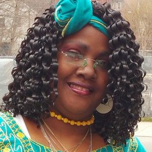 Meet your Posher, Lavinia